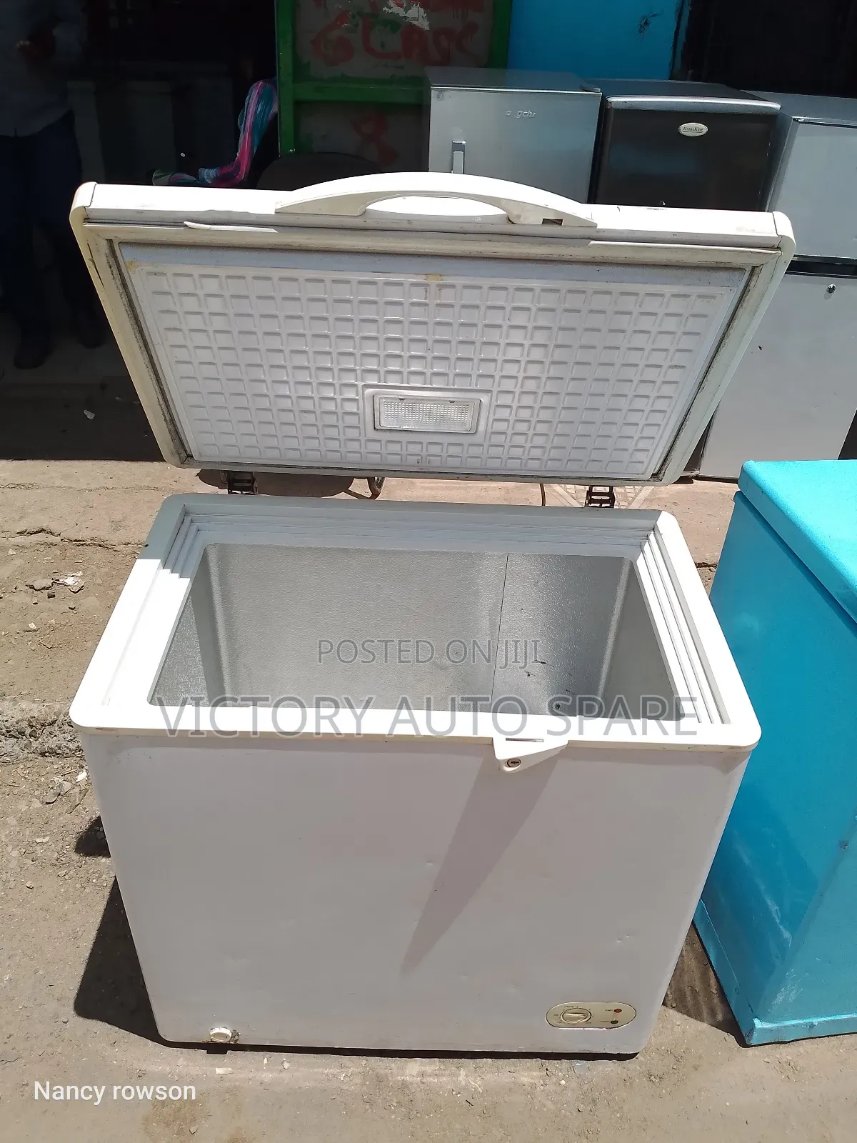 250litres Deep Freezer (White)