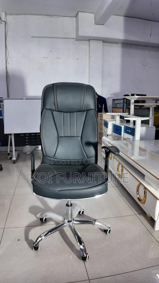 Office Chairs; High Back Executive Seat With Pillow Backrest - thumbnail 3