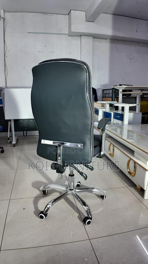 Office Chairs; High Back Executive Seat With Pillow Backrest - thumbnail 4