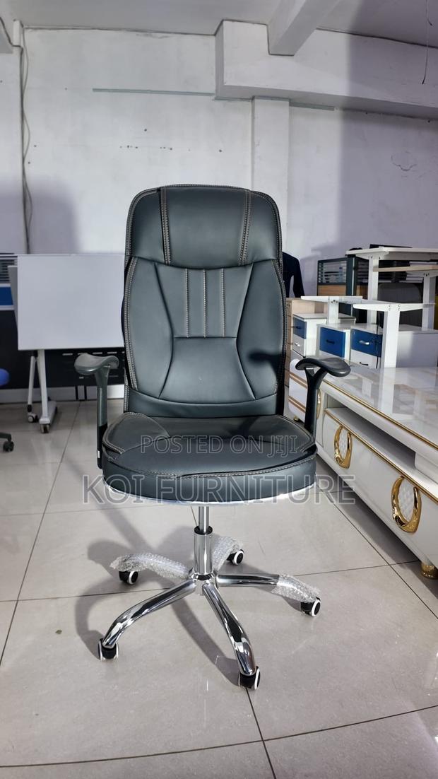 Office Chairs; High Back Executive Seat With Pillow Backrest - thumbnail 5