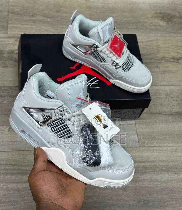 Jordan 4 Sneakers - thumbnail 3