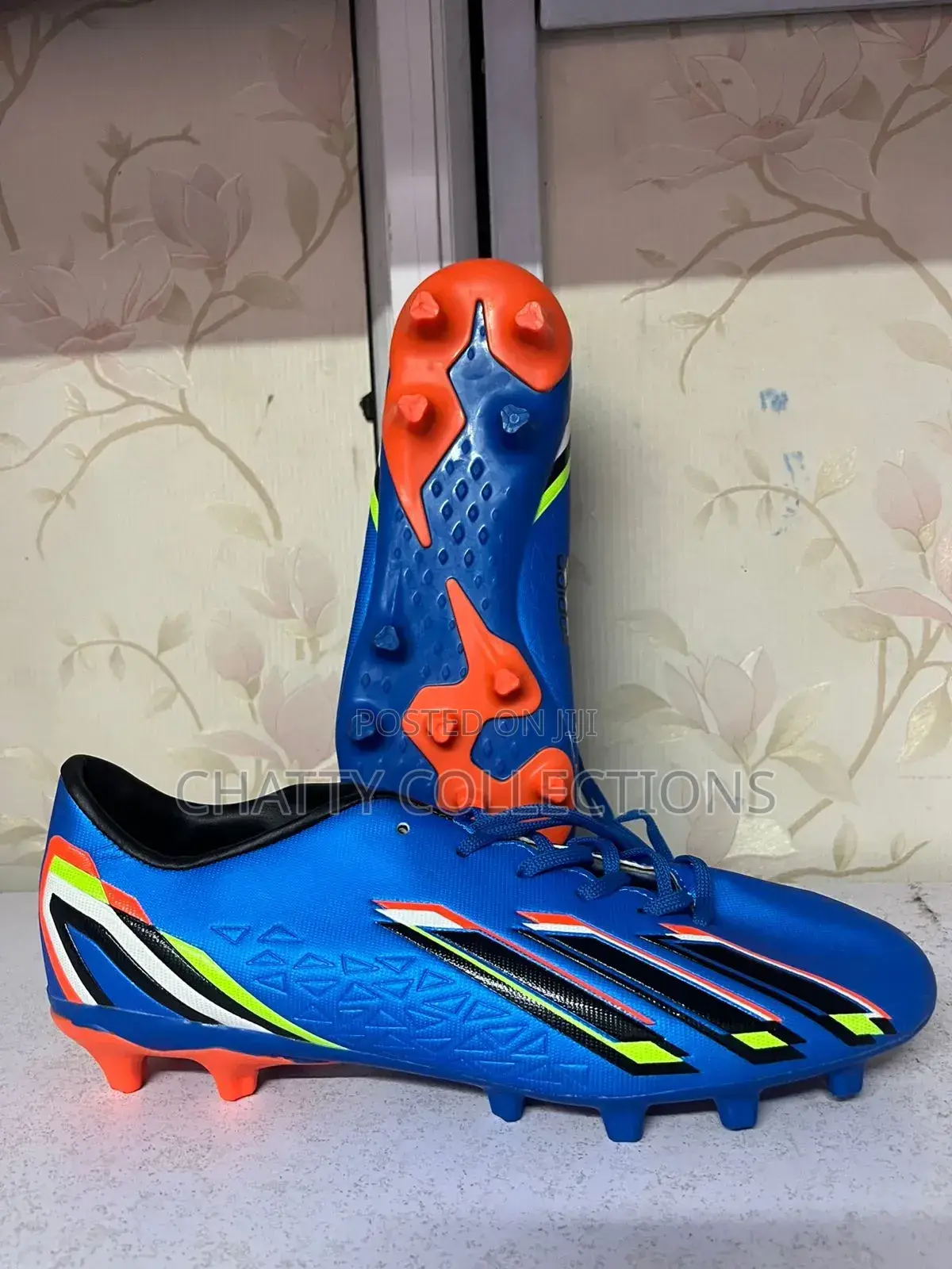 Top Quality Unisex Football Boots Sizes 40,43,44,45
