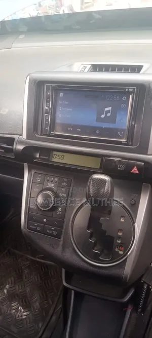 Toyota Wish 2014 Blue
