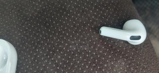 Airpods 4 2025 Model Genuine With Active Warranty. - thumbnail 4
