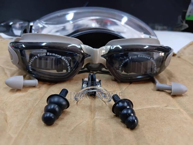 Professional Antifog Uv Protection With Ear Nose Plug Swimming Googles