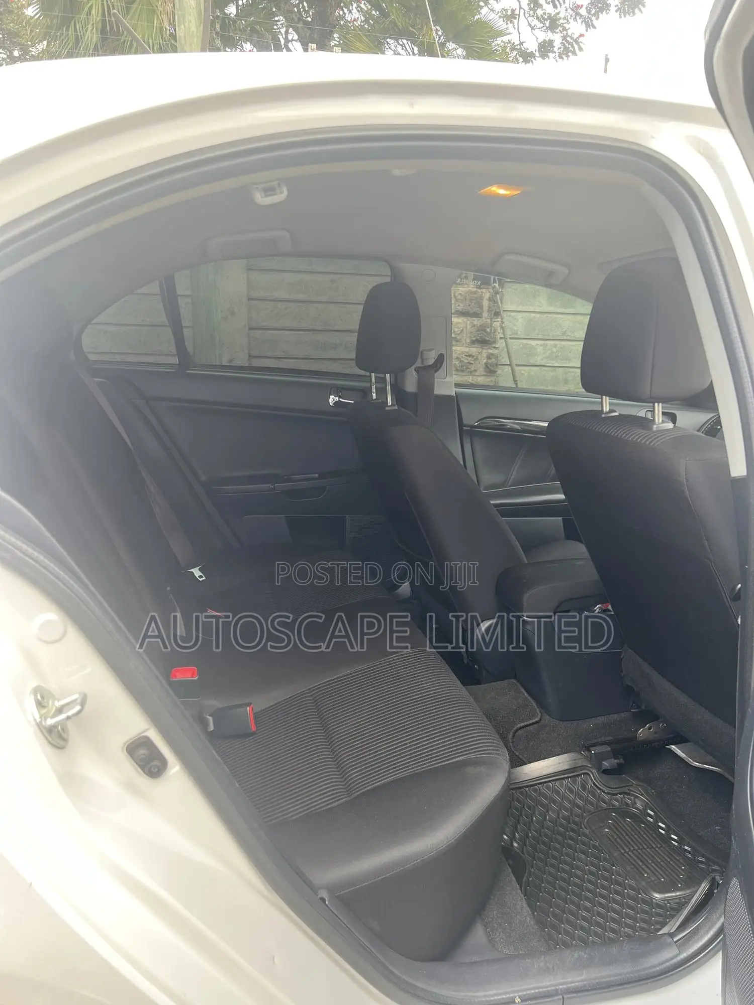 Mitsubishi Galant 2015 White