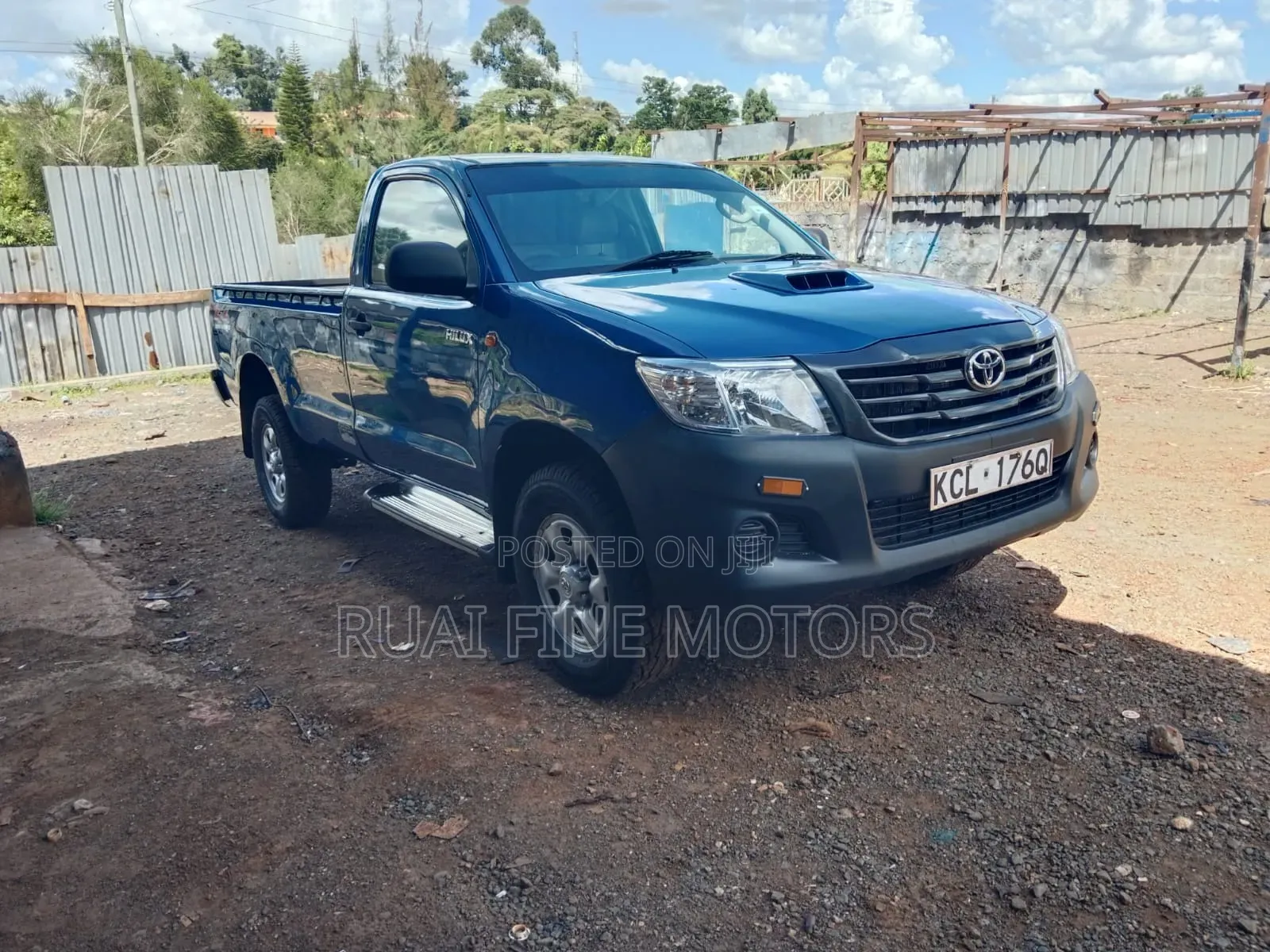 Toyota Hilux 2010 Blue