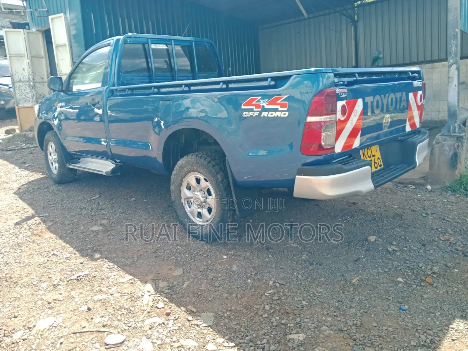 Toyota Hilux 2010 Blue