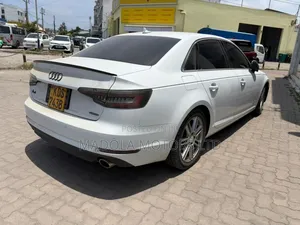 Audi A4 2.0T Premium AWD quattro 2017 Pearl