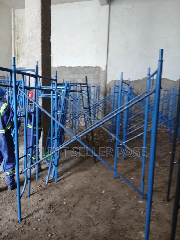 Portable Scaffolding Ladders for Construction - main view