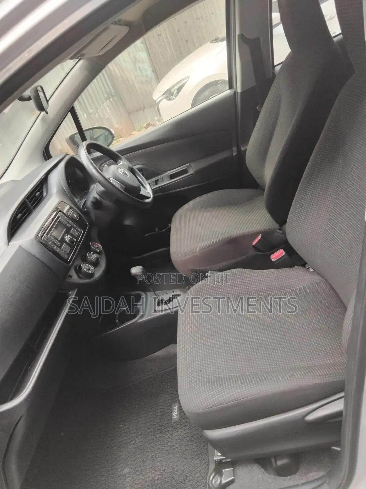 Toyota Vitz 1.0 FWD 5dr 2019 Silver