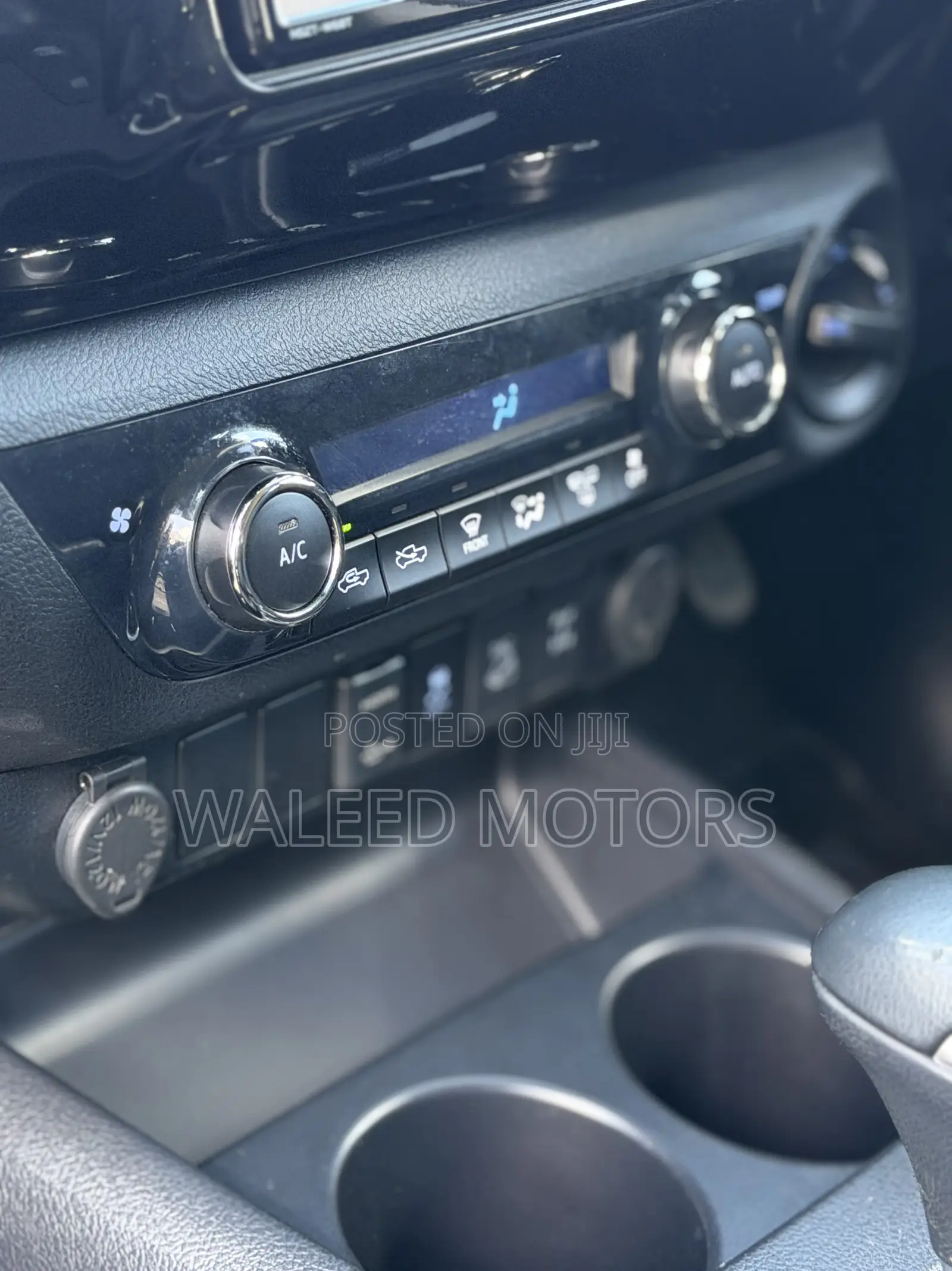 Toyota Hilux 2019 Black