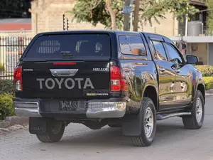 Toyota Hilux 2019 Black