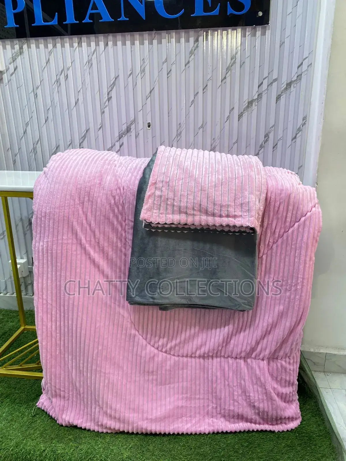6 by 7 Velvet Duvet Sets With Bedsheet and Pillow Cases