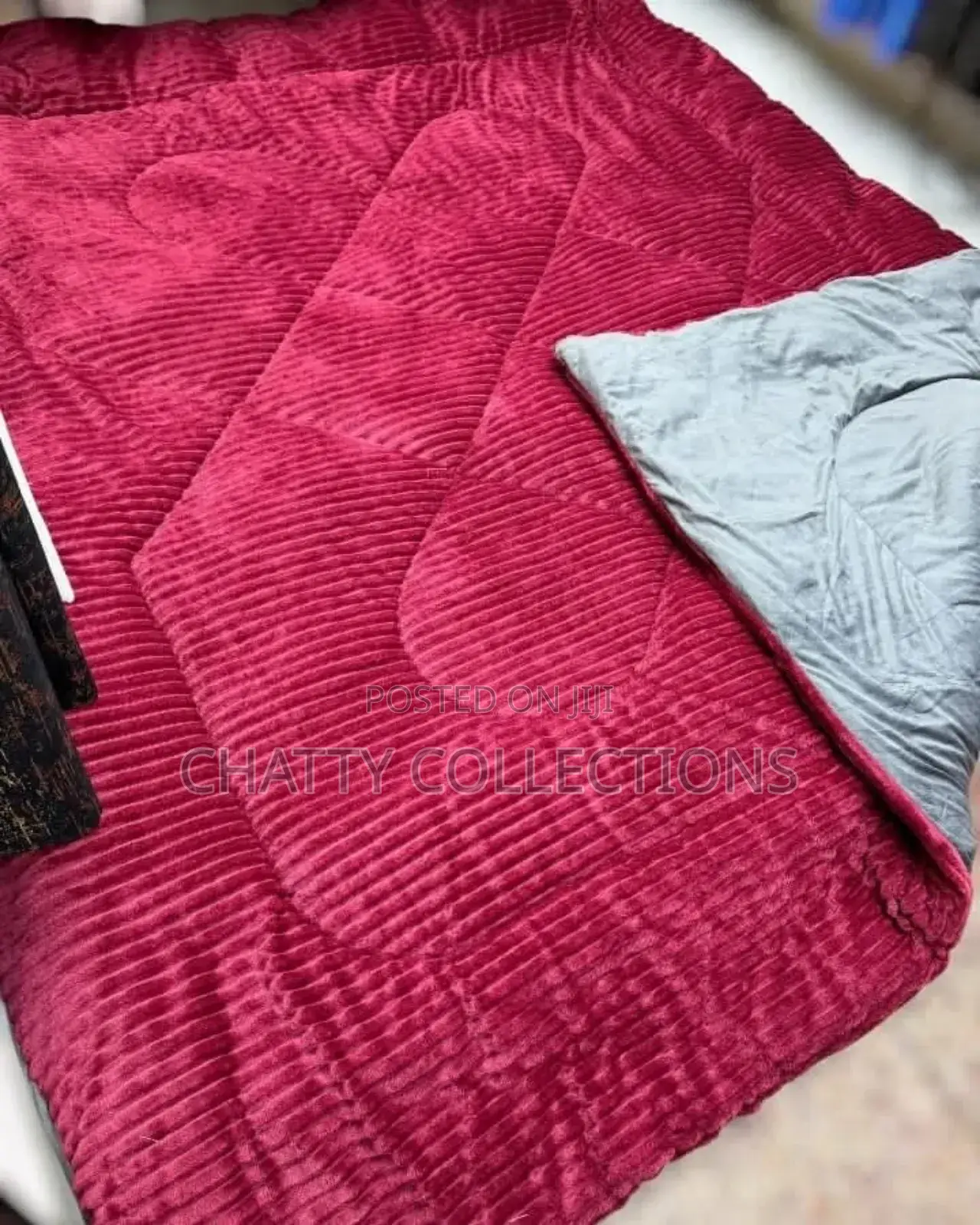 6 by 7 Velvet Duvet Sets With Bedsheet and Pillow Cases