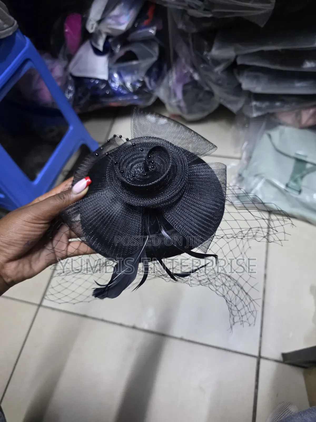 Womens Fascinators at 600