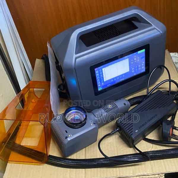 Professional 30w Portable Laser Marker 100mm Logo Printing 0.874mw