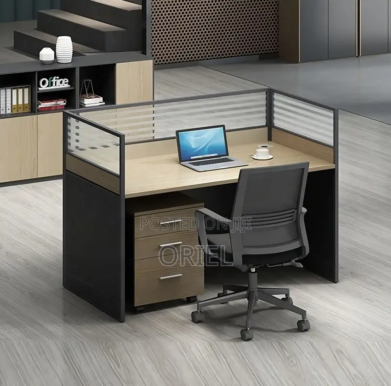 Office Workstation : Modern Staff Office Workstation Setup