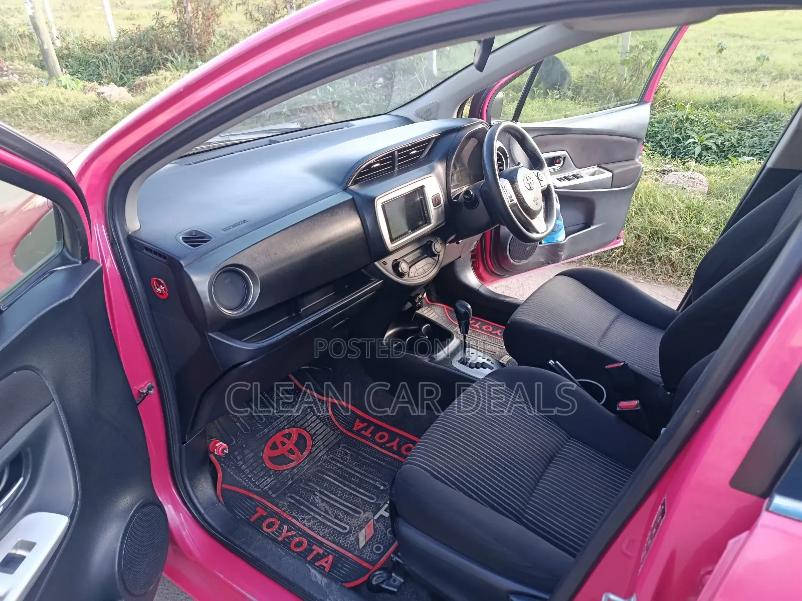 Toyota Vitz 2015