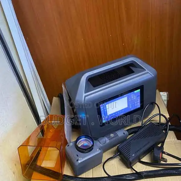 Real-Time Monitoring Portable 30 W High Accuracy Fiber Laser Marking