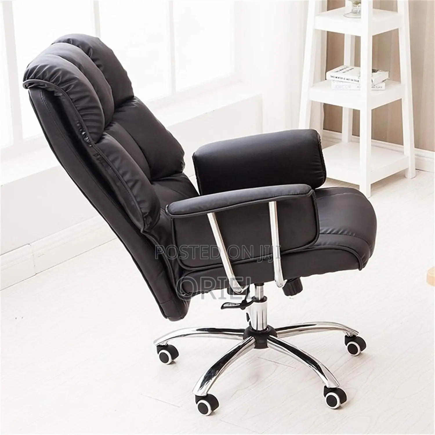 Office Chairs : Cushioned Directors Ergonomic Desk Chair