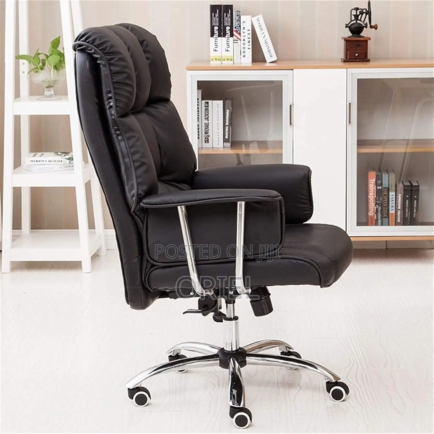 Office Chairs : Cushioned Directors Ergonomic Desk Chair