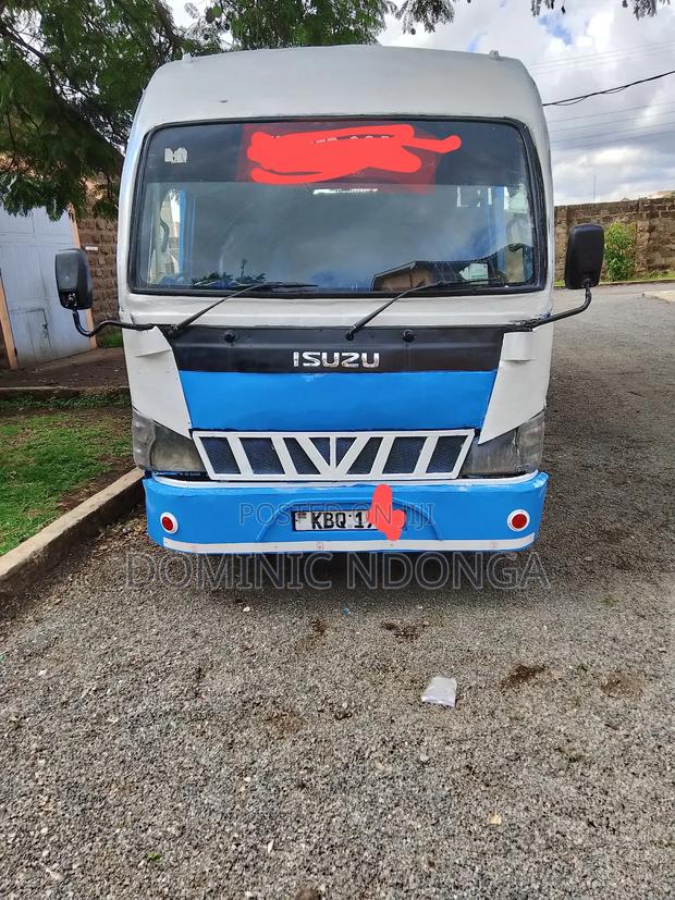 Isuzu NQR 2010 Blue - thumbnail 2