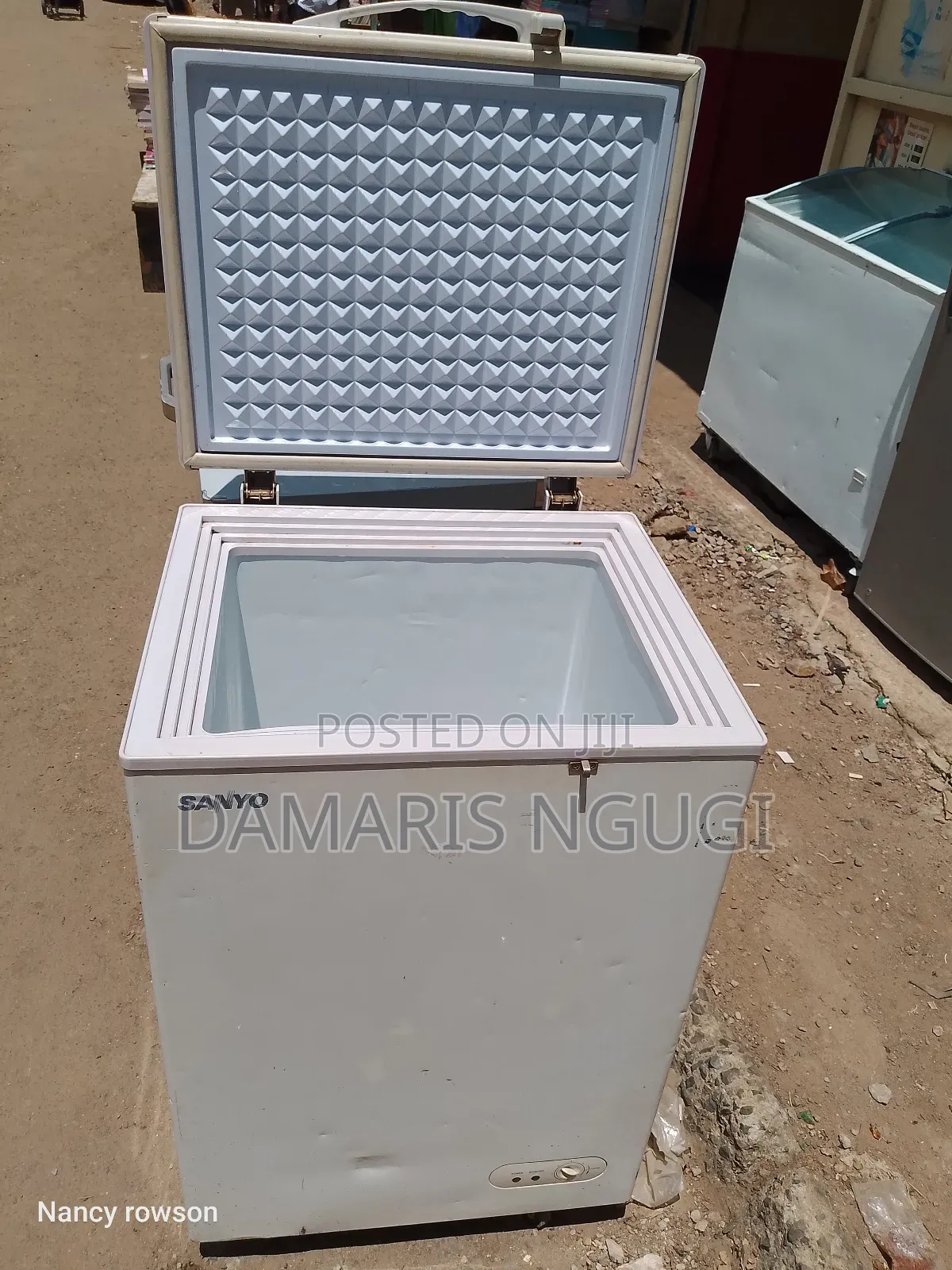 Sanyo White Deep Freezer