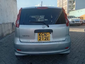 Nissan Note 2010 Silver