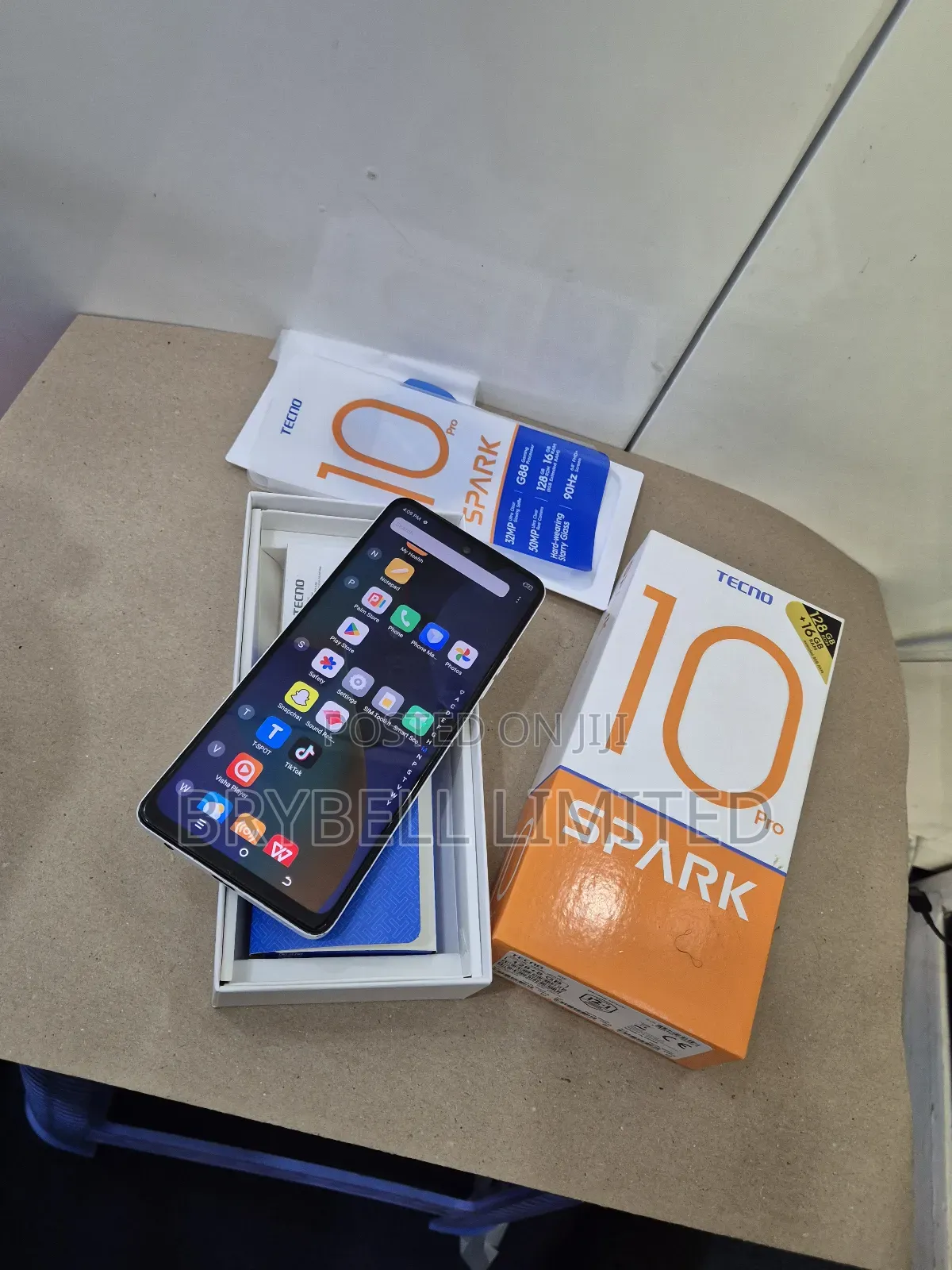 Tecno Spark 10 Pro 128 GB White