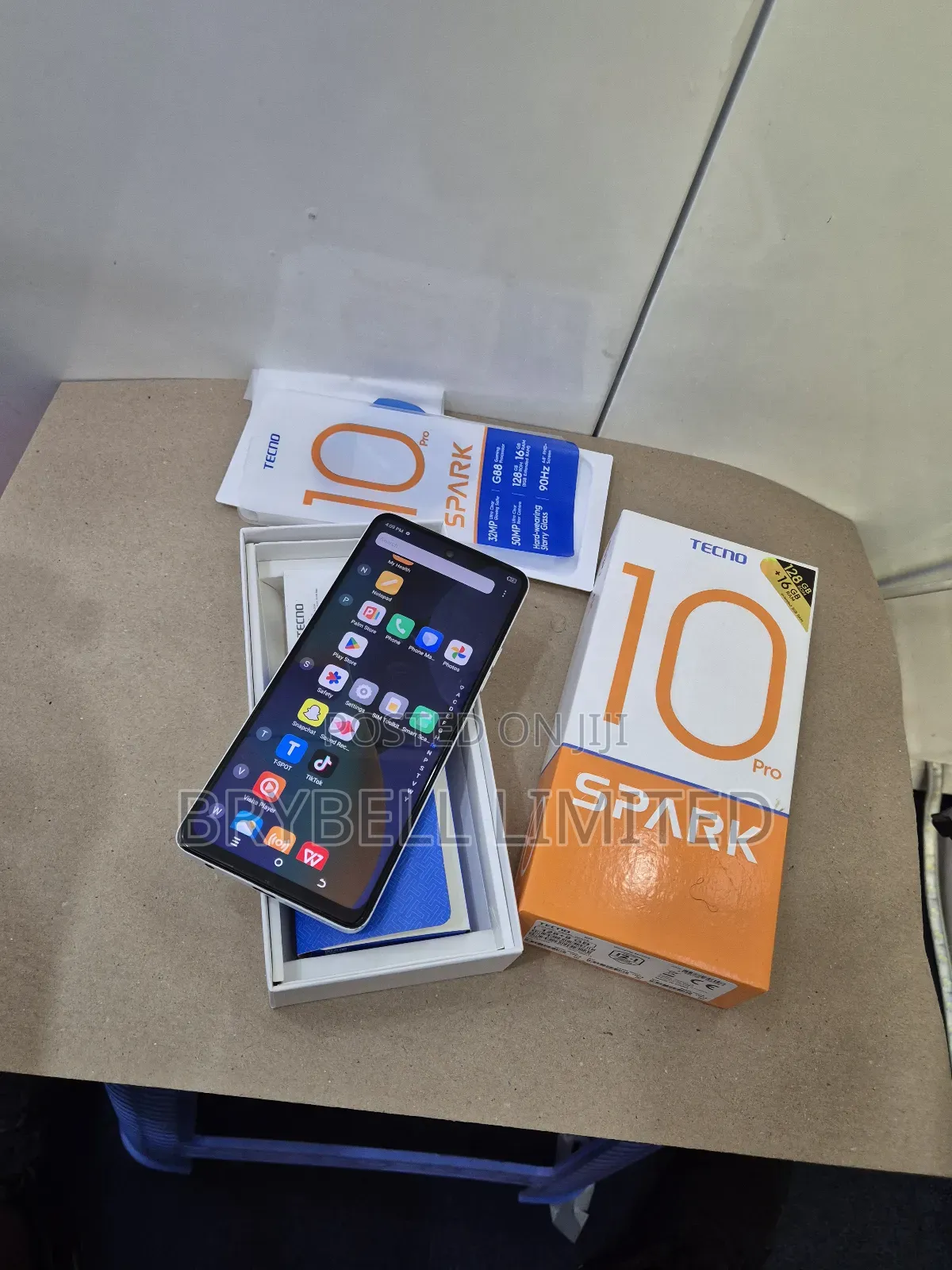 Tecno Spark 10 Pro 128 GB White