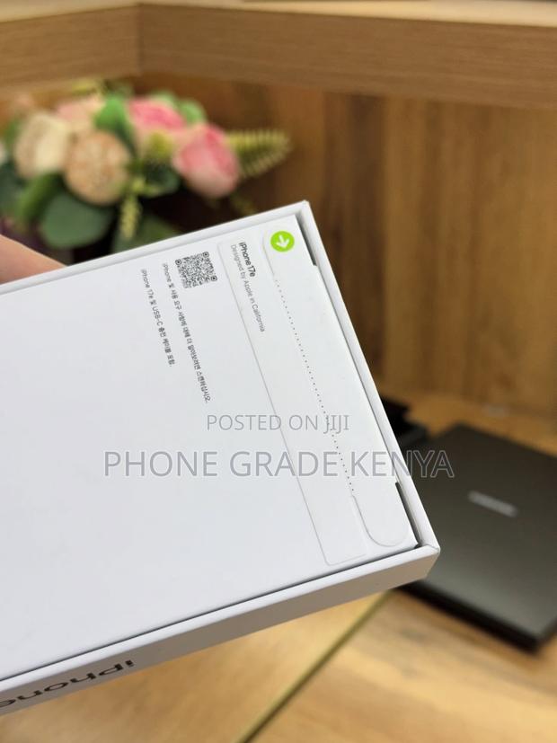 New Apple iPhone 17e 256 GB Black - thumbnail 2