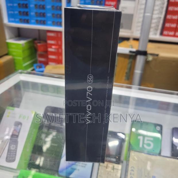 New Vivo V70 256 GB Black - thumbnail 2