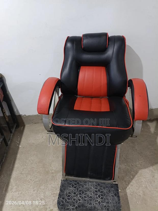 Kinyozi Chair - thumbnail 4