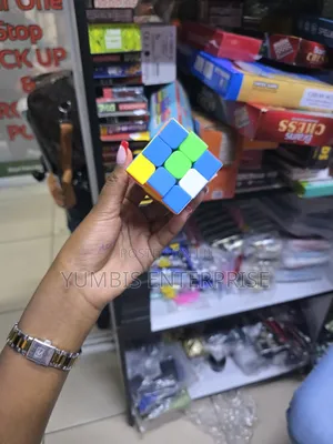 Rubix Cube at 200