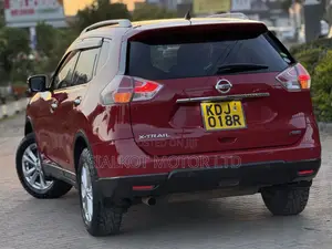Nissan X-Trail 2.0 Petrol AWD 2015 Red