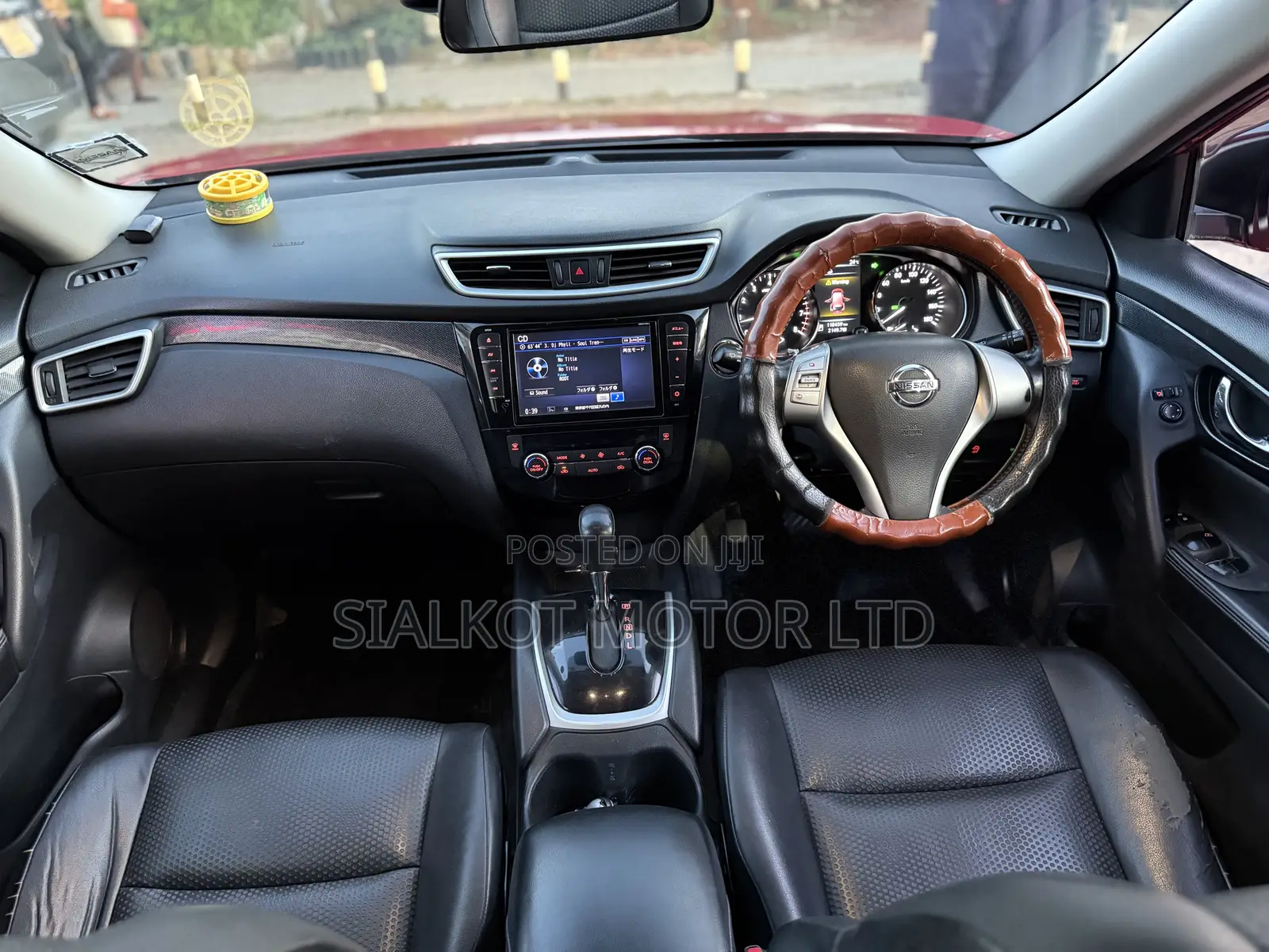 Nissan X-Trail 2.0 Petrol AWD 2015 Red
