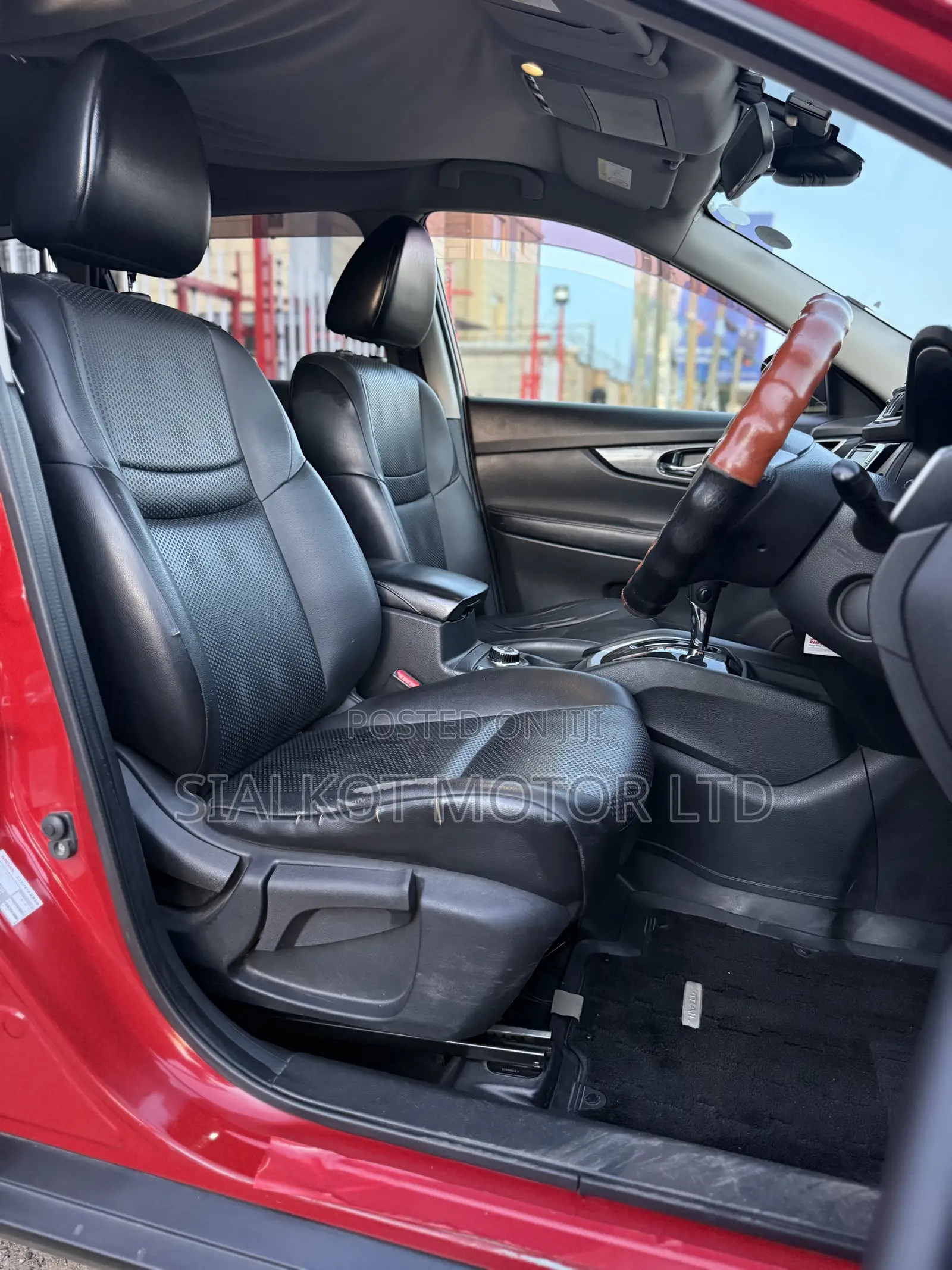 Nissan X-Trail 2.0 Petrol AWD 2015 Red