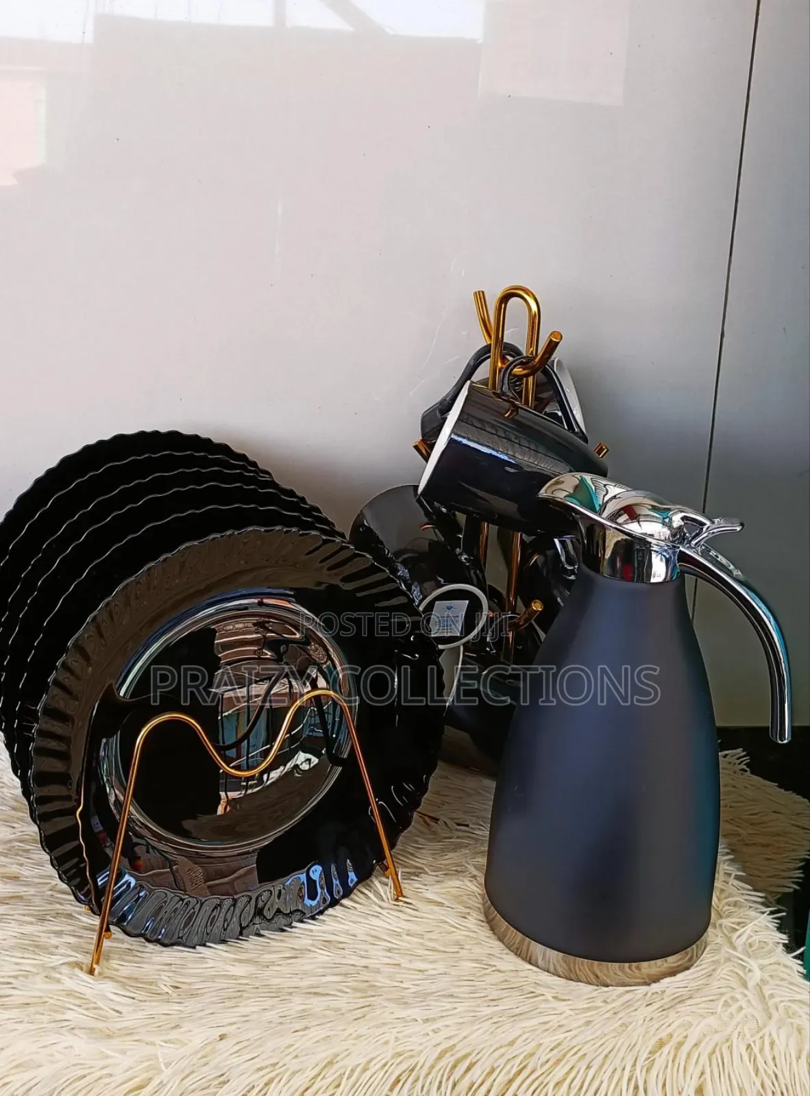 13 PCS Dinner Sets (Flask, Plates, Cups)