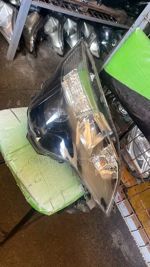 Daihatsu Move Headlight