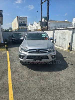 Toyota Hilux Revo Double Cab Deisel 2.4 AWD 2019 Silver
