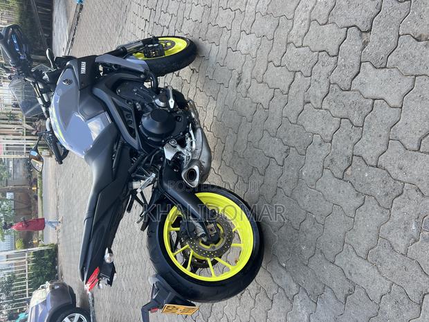 Yamaha 2018 Gray - main view