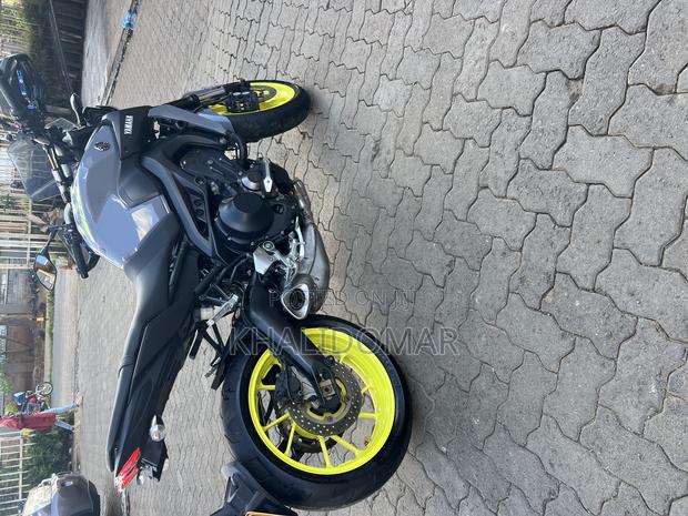 Yamaha 2018 Gray - thumbnail 5