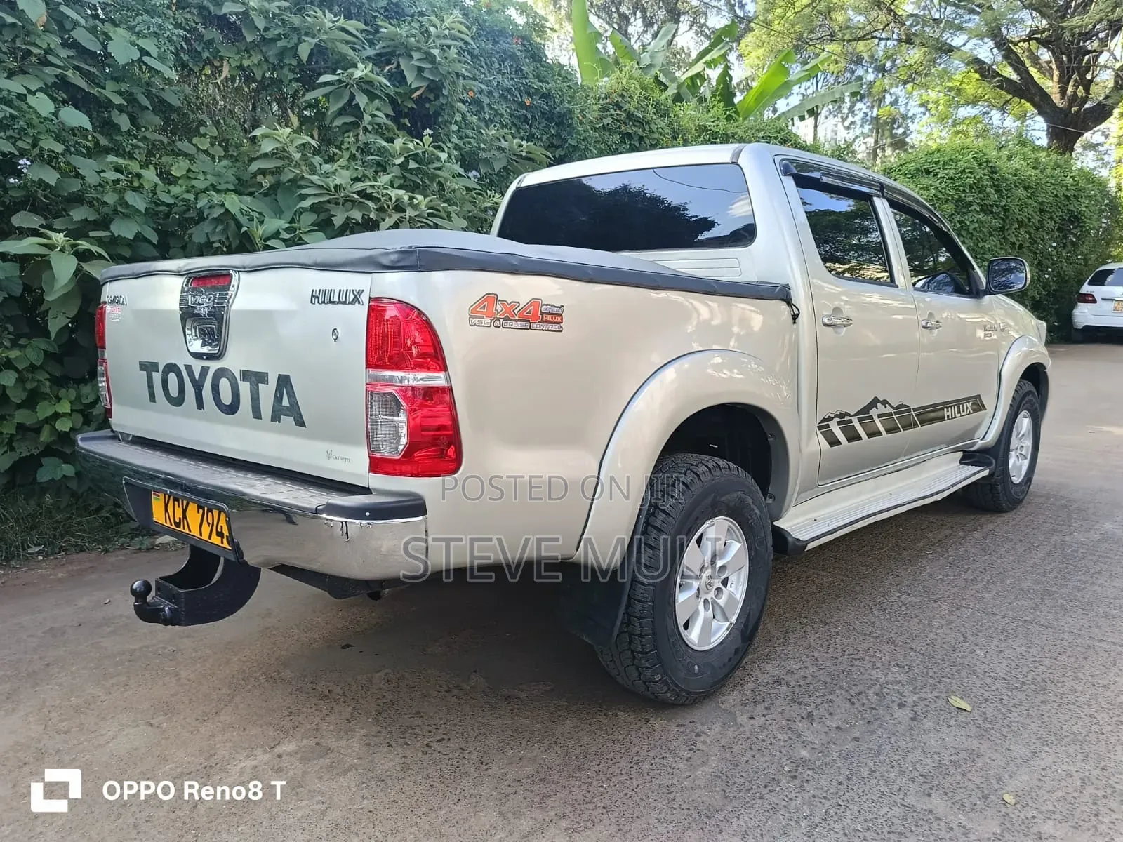 Toyota Hilux 2011 Silver
