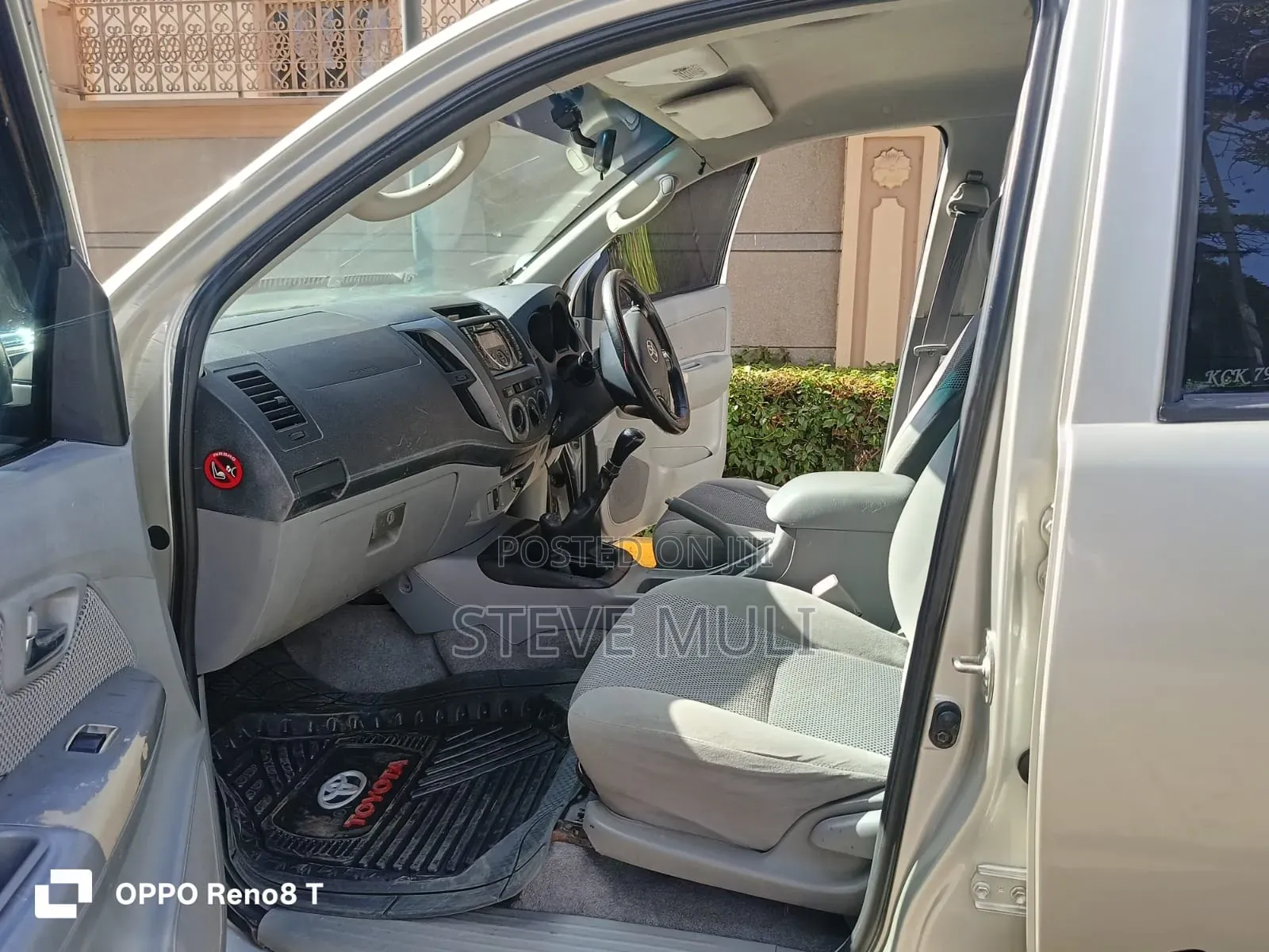 Toyota Hilux 2011 Silver