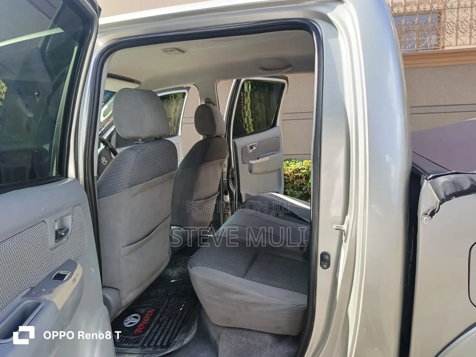 Toyota Hilux 2011 Silver