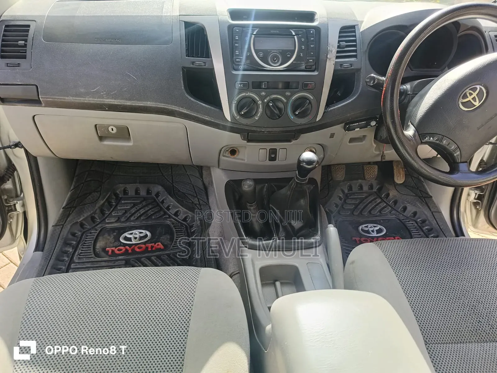 Toyota Hilux 2011 Silver