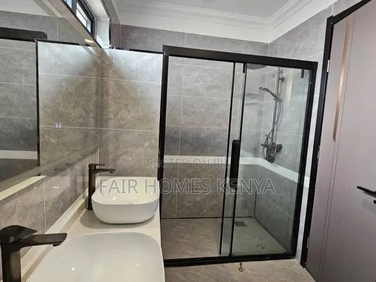4bdrm Apartment in Valley Arcade for rent