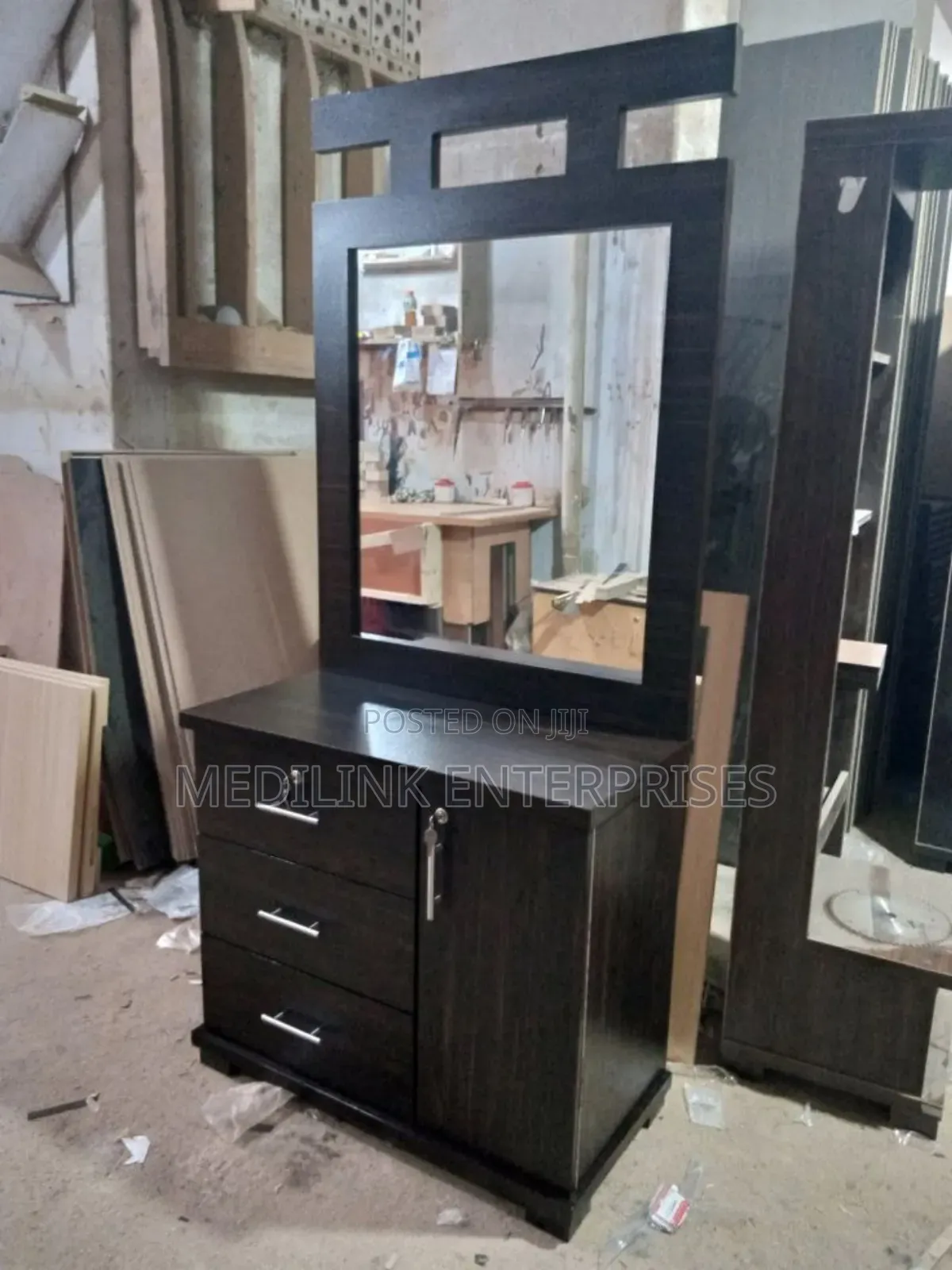 Squaro Design of Addressing Mirror