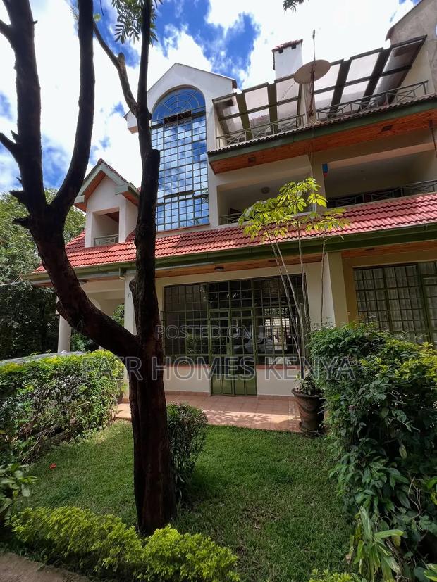 4bdrm Townhouse / Terrace in Lavington Green, Muthangari for rent